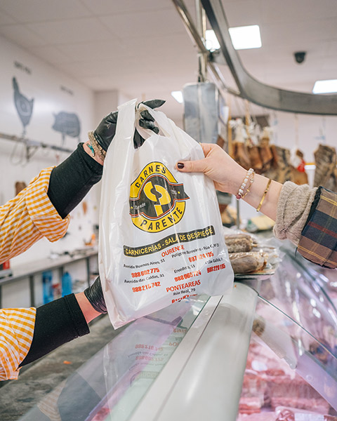 comprando carne en carnes parente